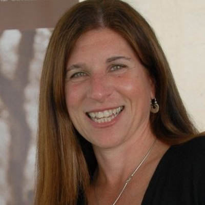 lindsey from cambio roasters smiling at the camera